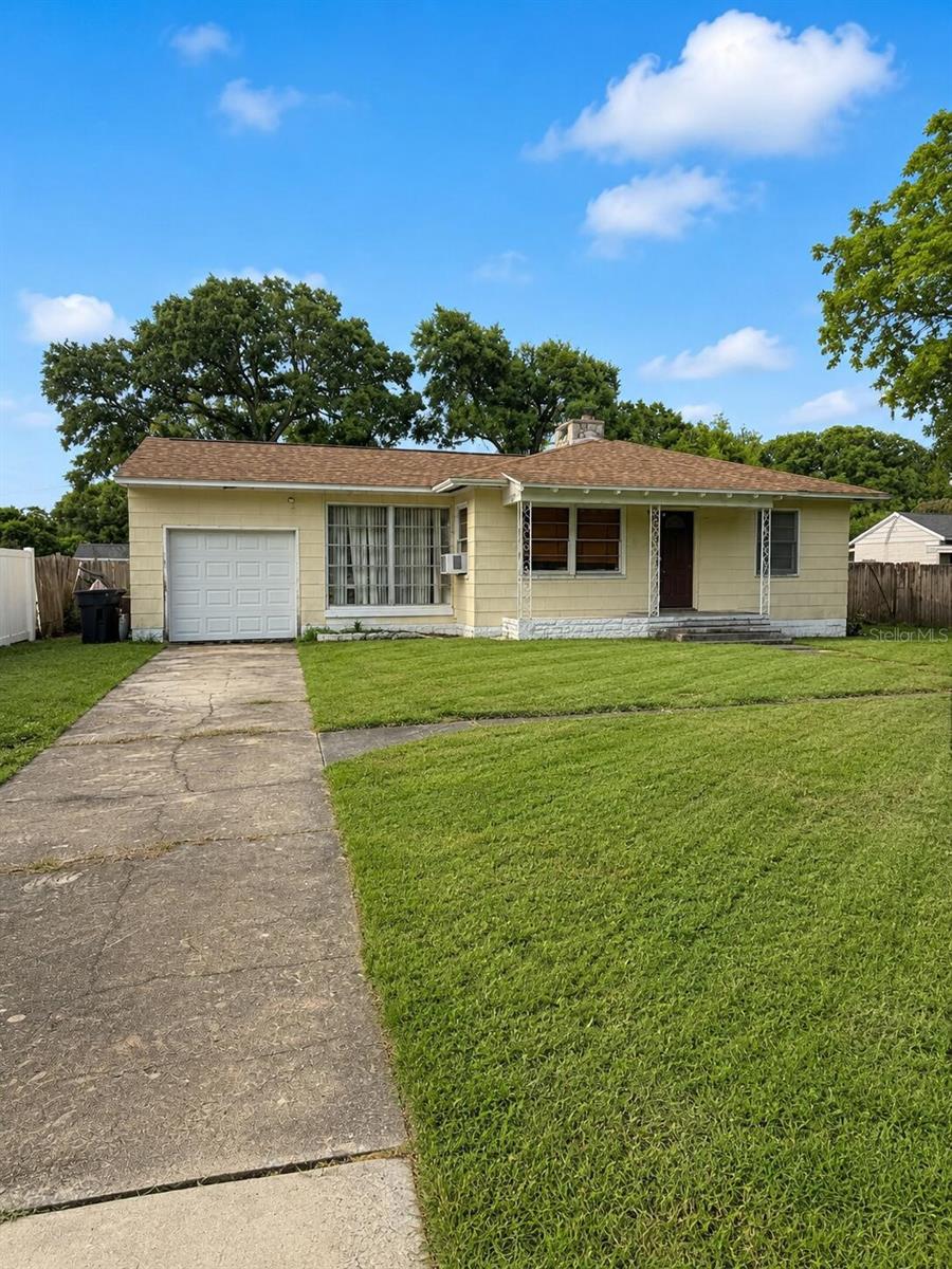 1370 ADMIRAL WOODSON LN, Clearwater FL 33755