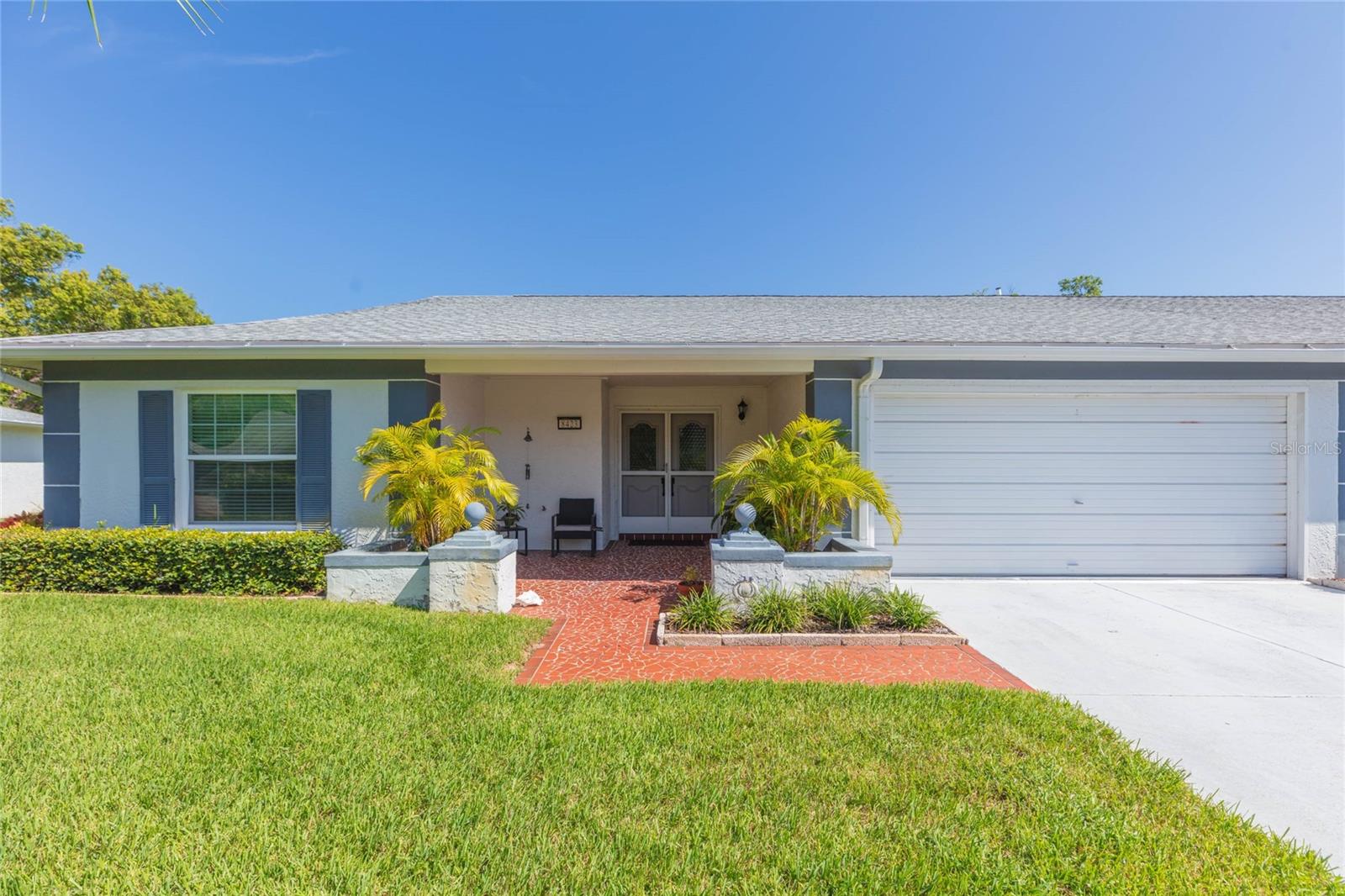 8423 PEBBLE DR, Port Richey FL 34668