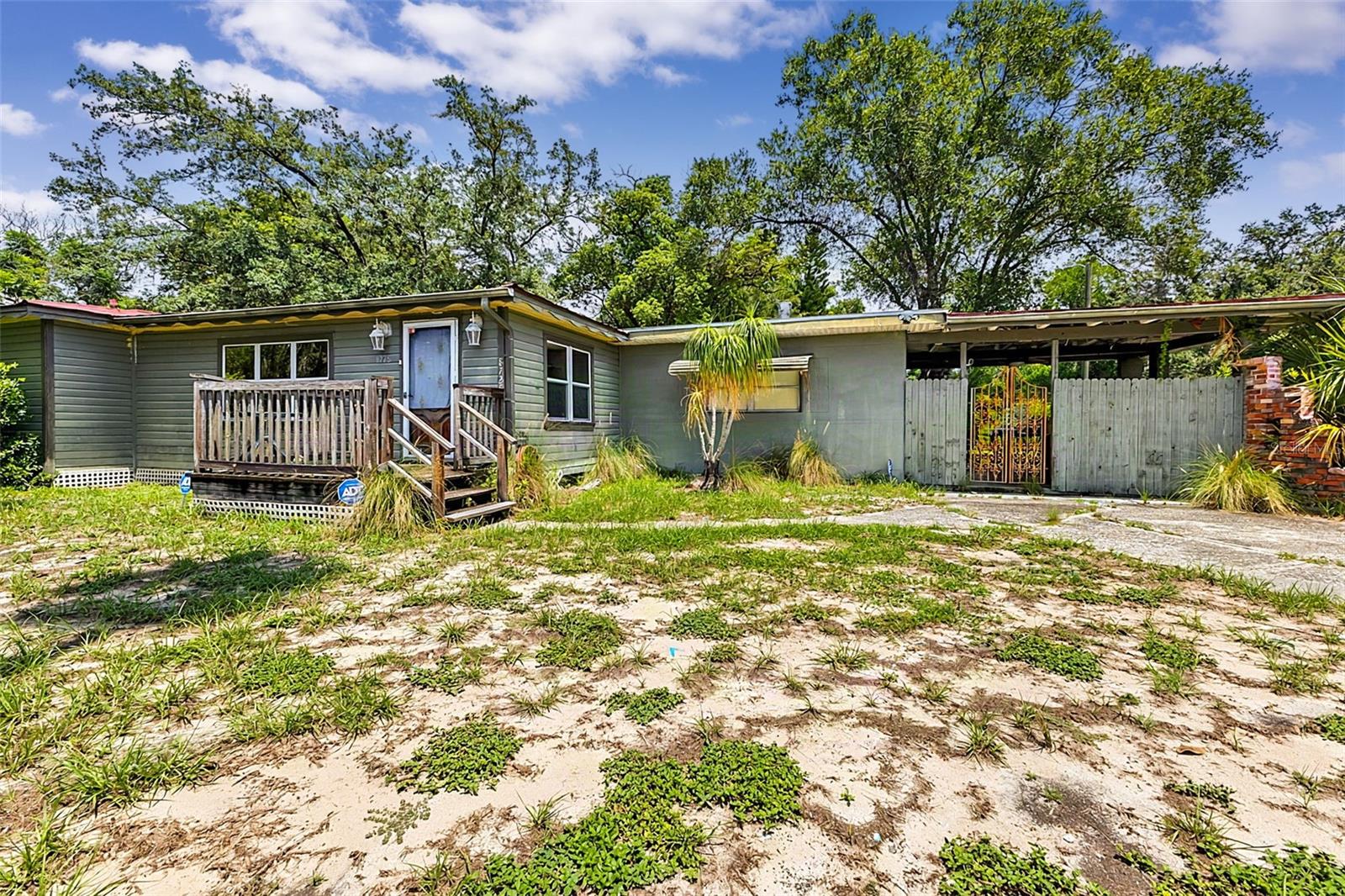 8725 N 26TH ST, Tampa FL 33604