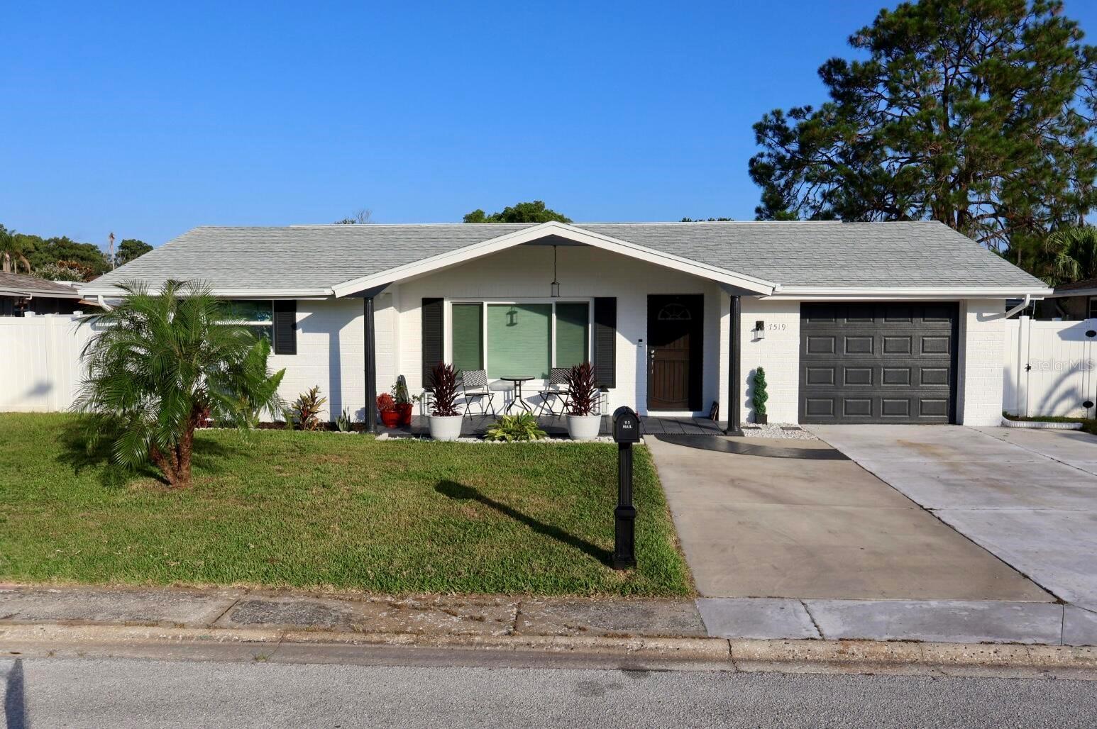 7519 HOLLY LAKE LN, New Port Richey FL 34653