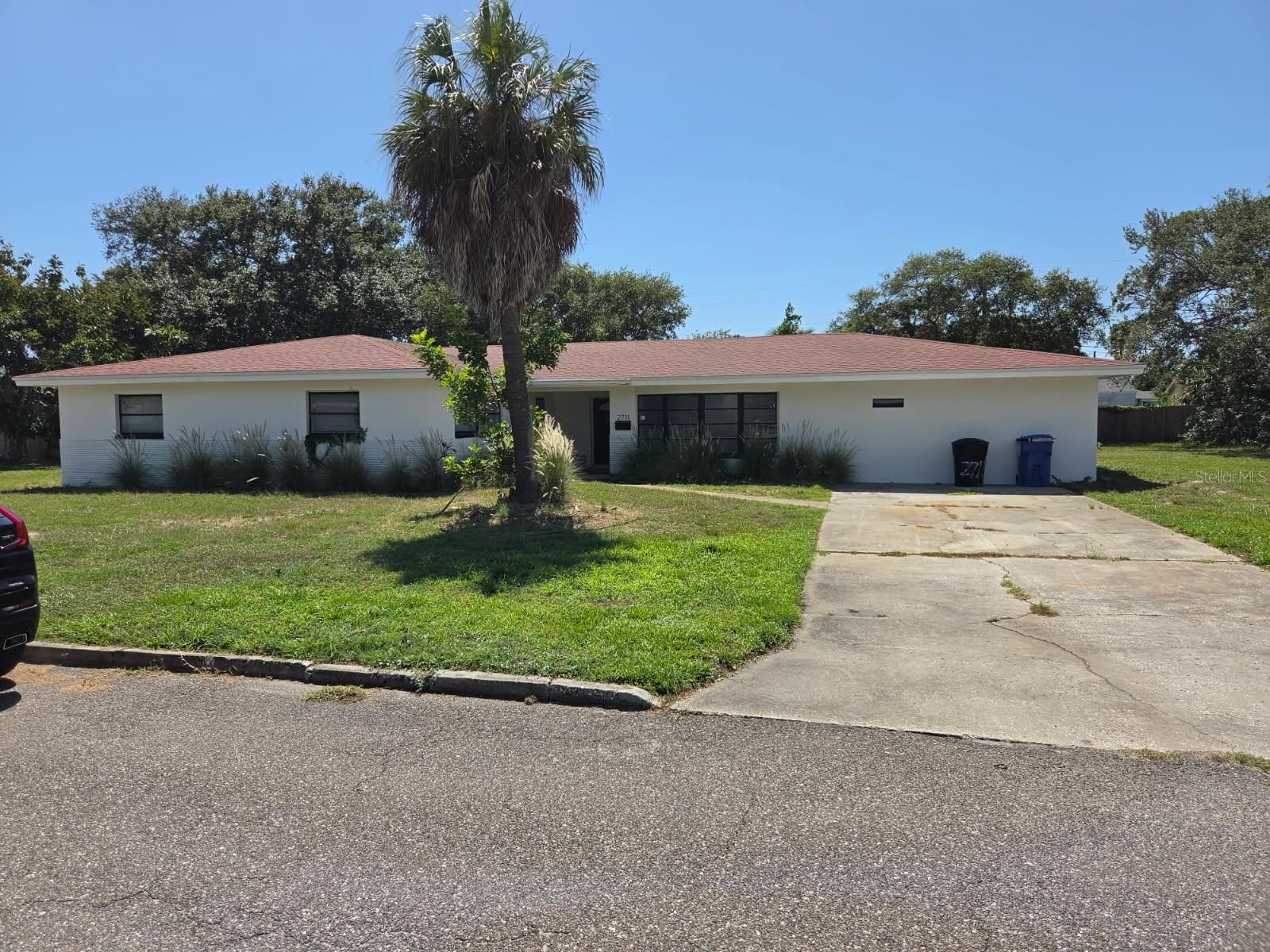 2711 QUEEN ST S, St Petersburg FL 33712