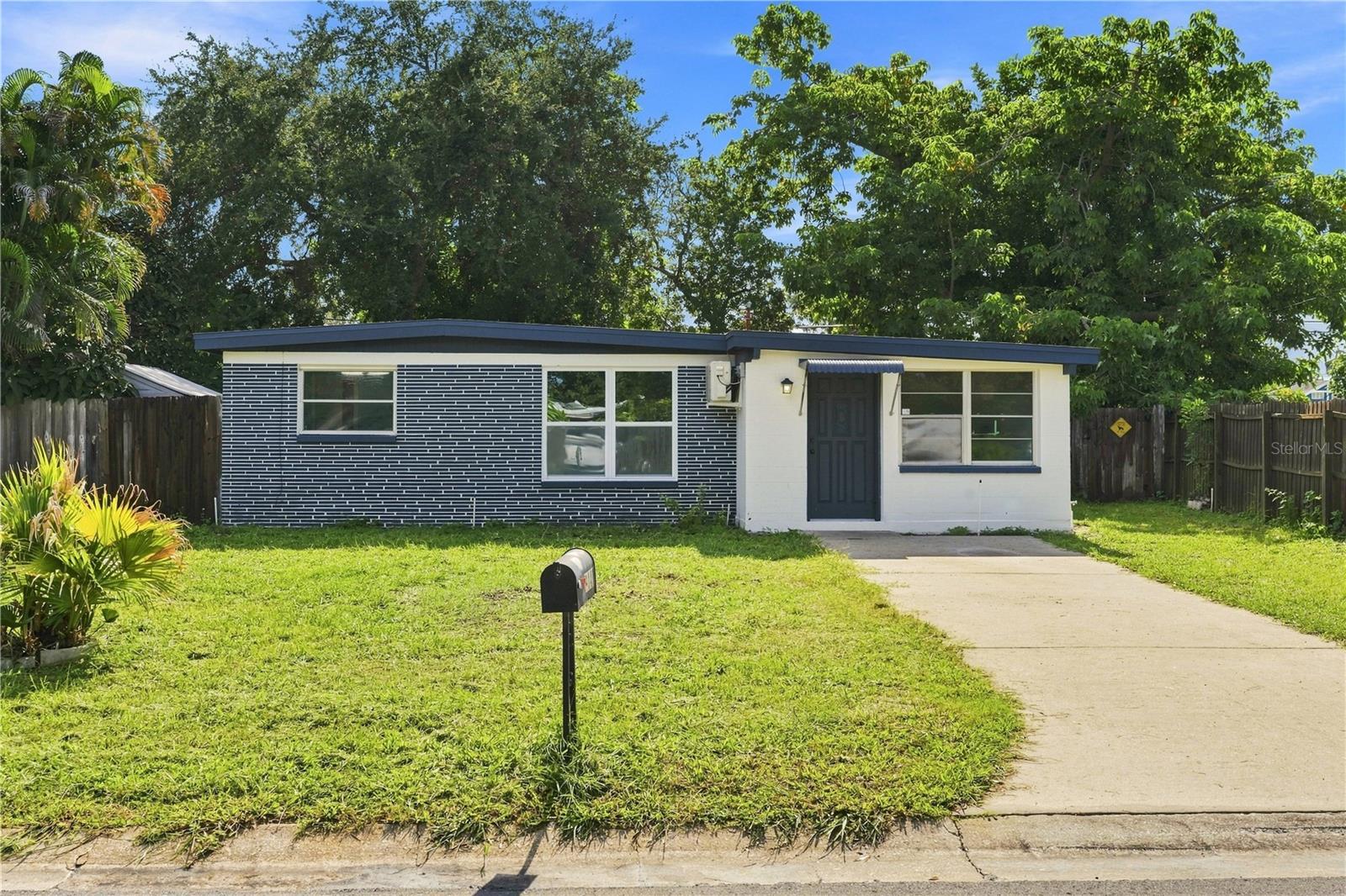 9149 83RD ST, Seminole FL 33777