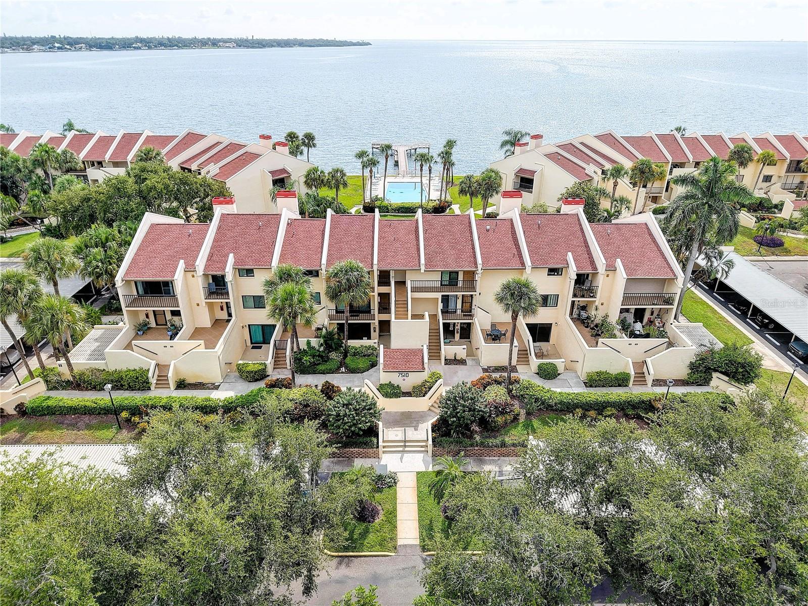 7510 SUNSHINE SKYWAY LN S #T13, St Petersburg FL 33711