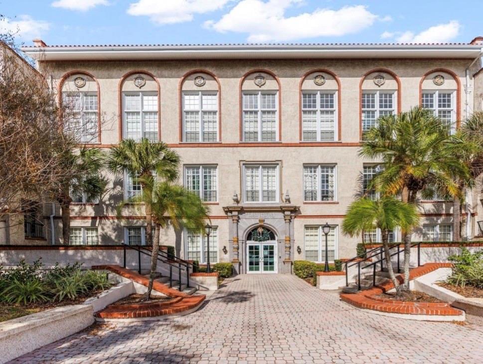 701 MIRROR LAKE DR N #317, St Petersburg FL 33701