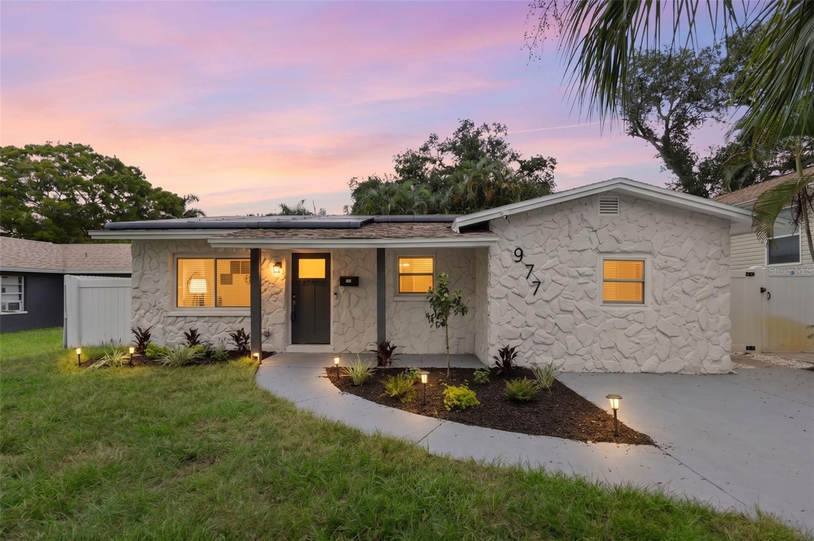 977 27TH AVE S, St Petersburg FL 33705