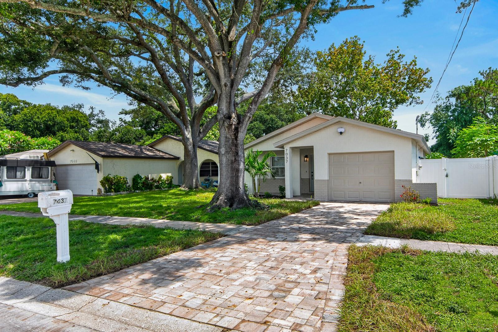 7037 69TH ST N, Pinellas Park FL 33781