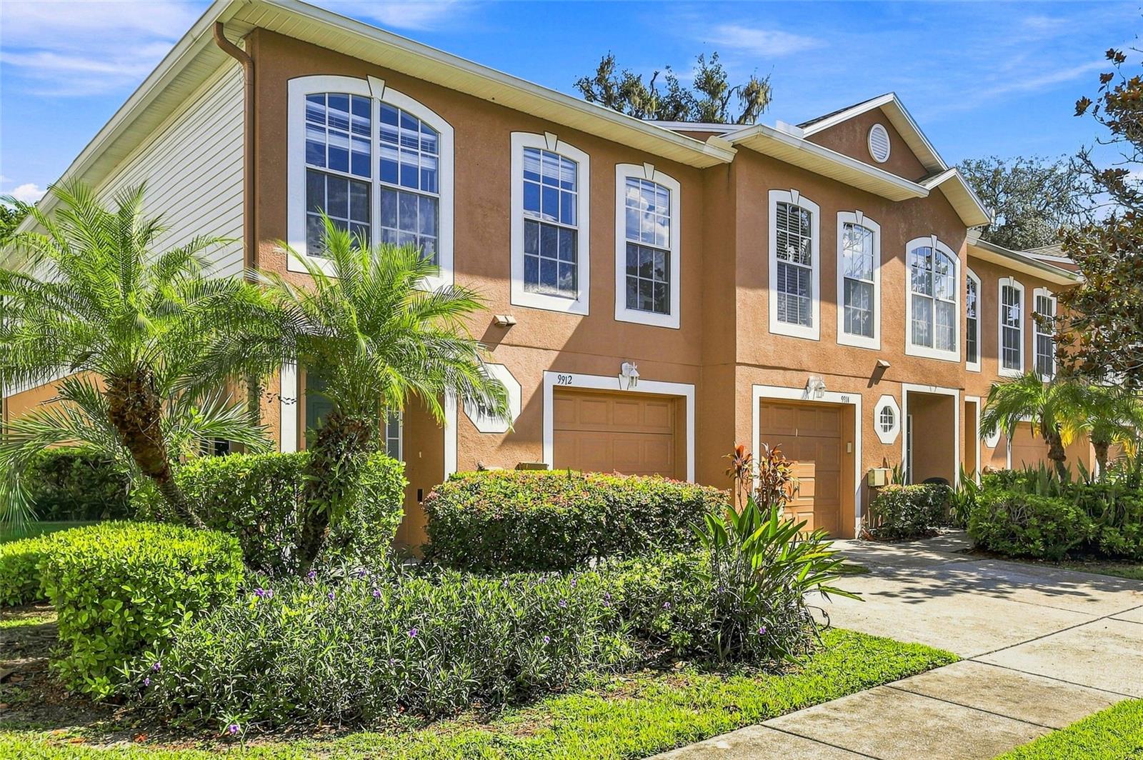 9912 ASHBURN LAKE DR, Tampa FL 33610