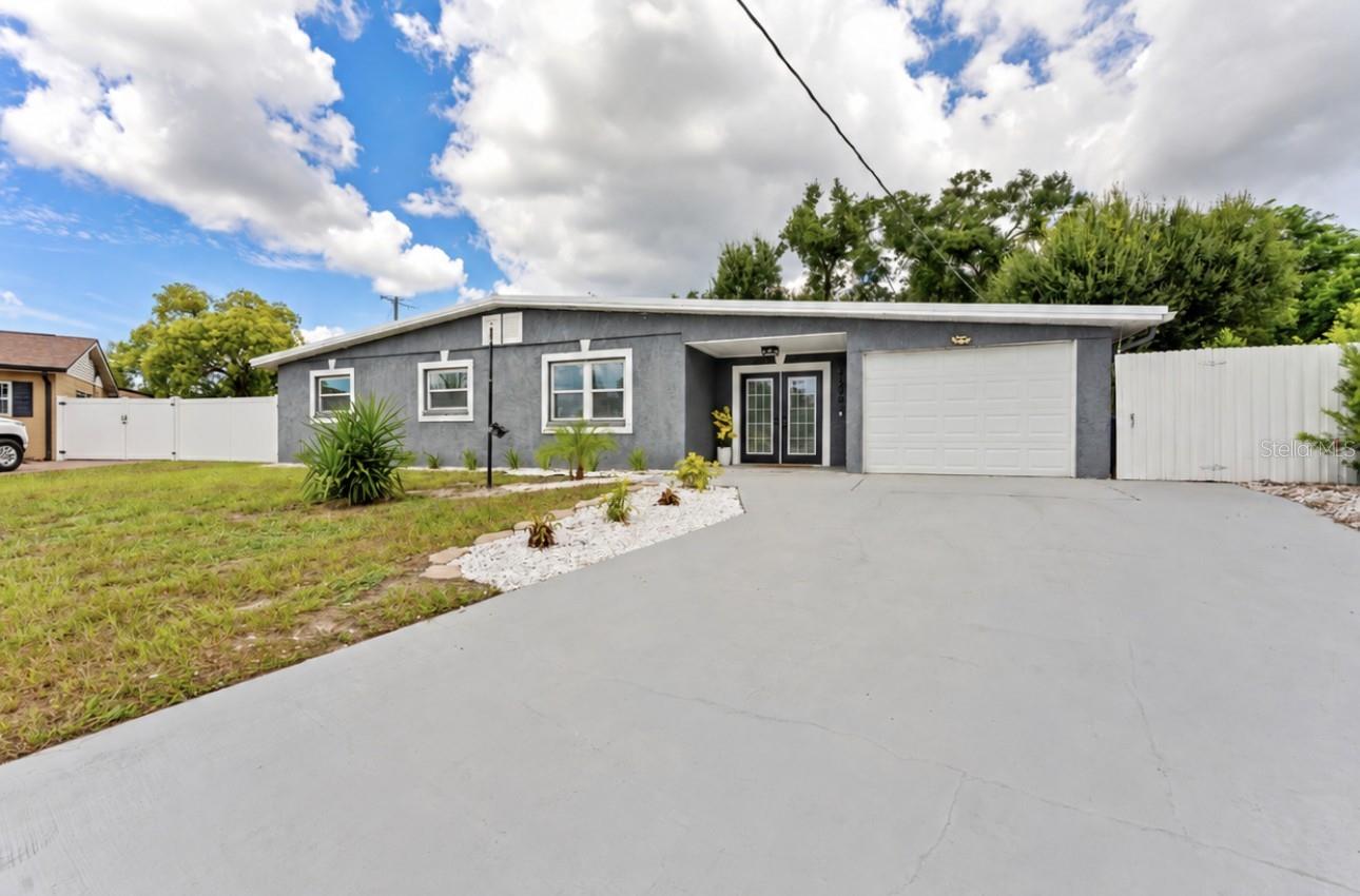 5208 ANSLEY CIR, Tampa FL 33610