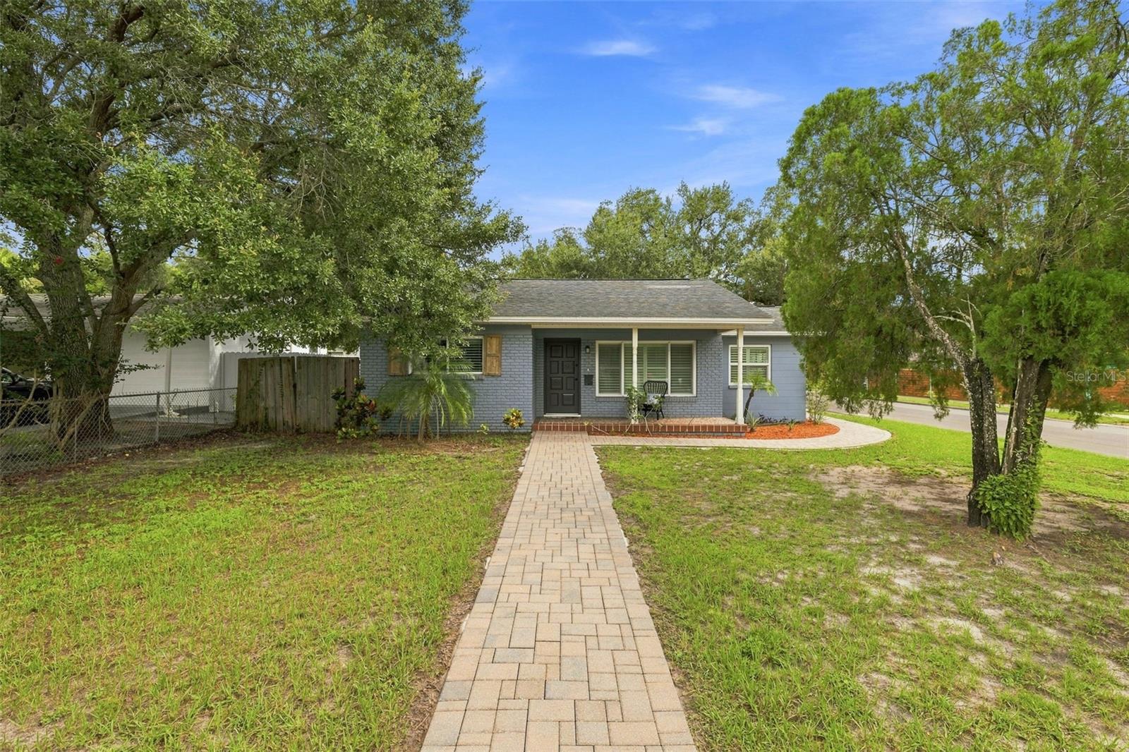 2001 E HANNA AVE, Tampa FL 33610