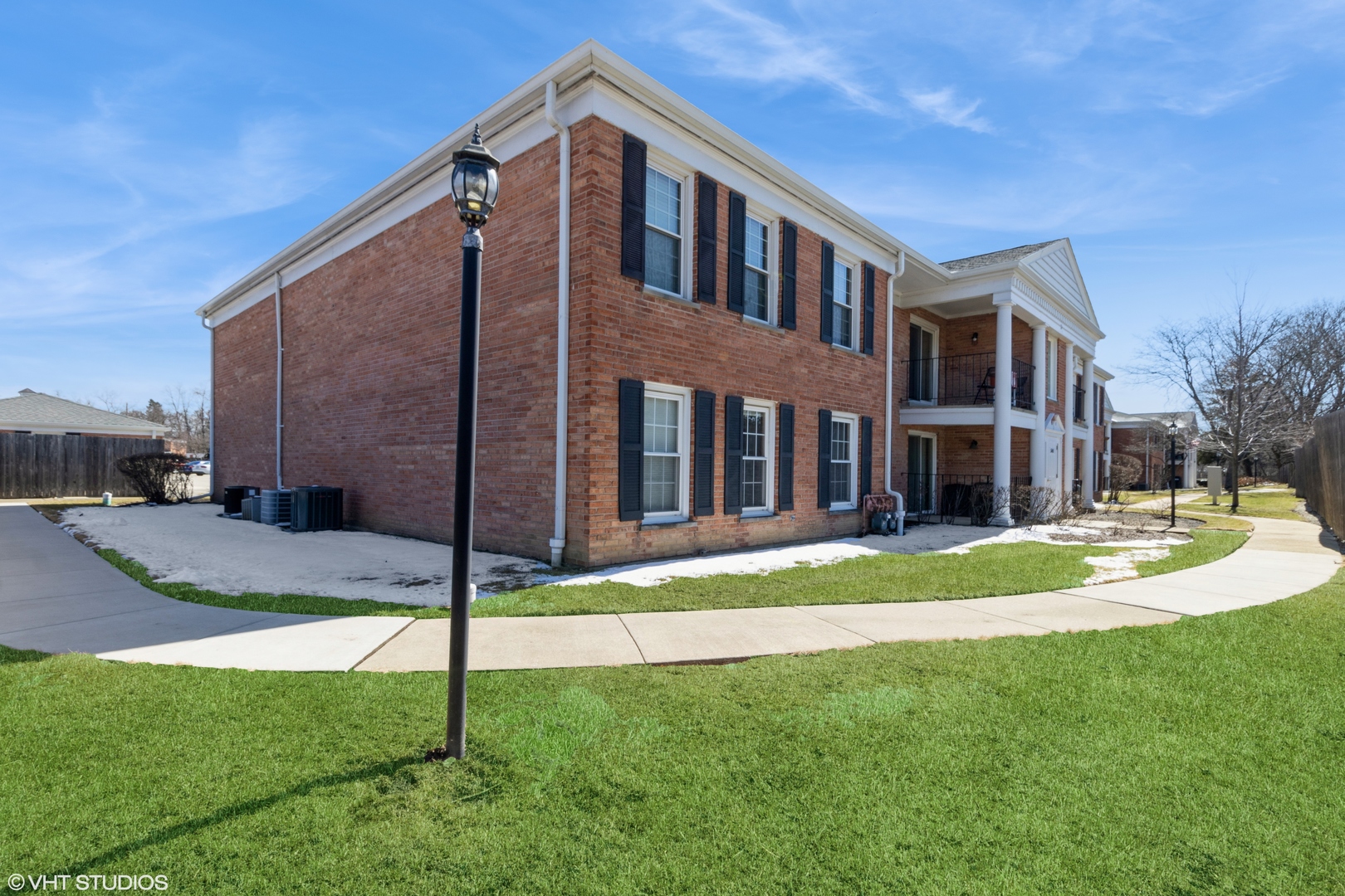 540 Shorely Drive Unit 204, Barrington IL 60010