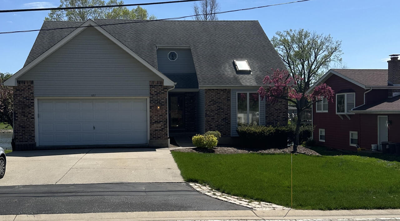 187 Hilltop Drive, Lake In The Hills IL 60156