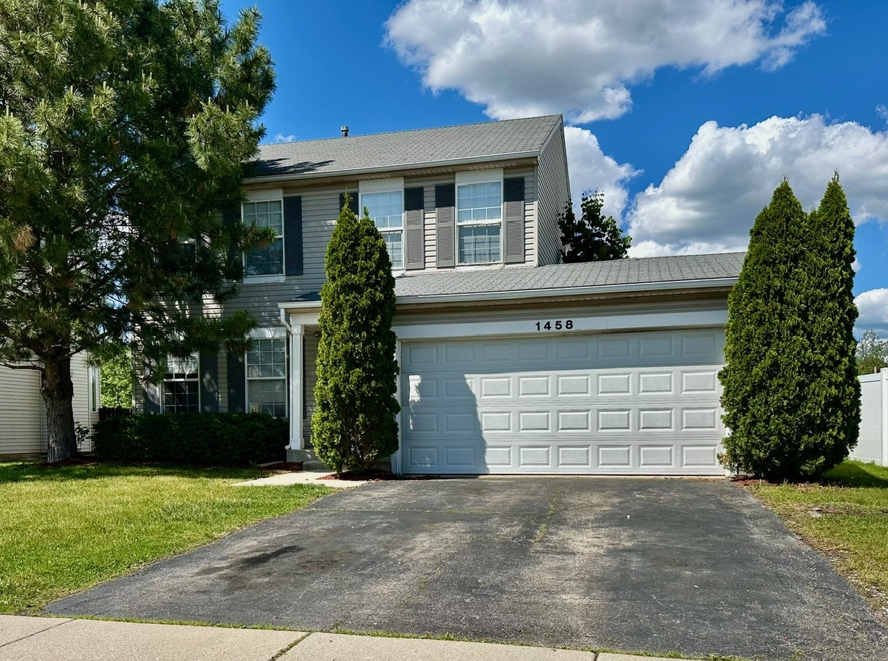 1458 woodland Drive, South Elgin IL 60177