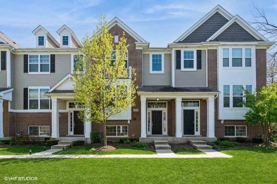 1425 N Charles Avenue, Naperville IL 60563