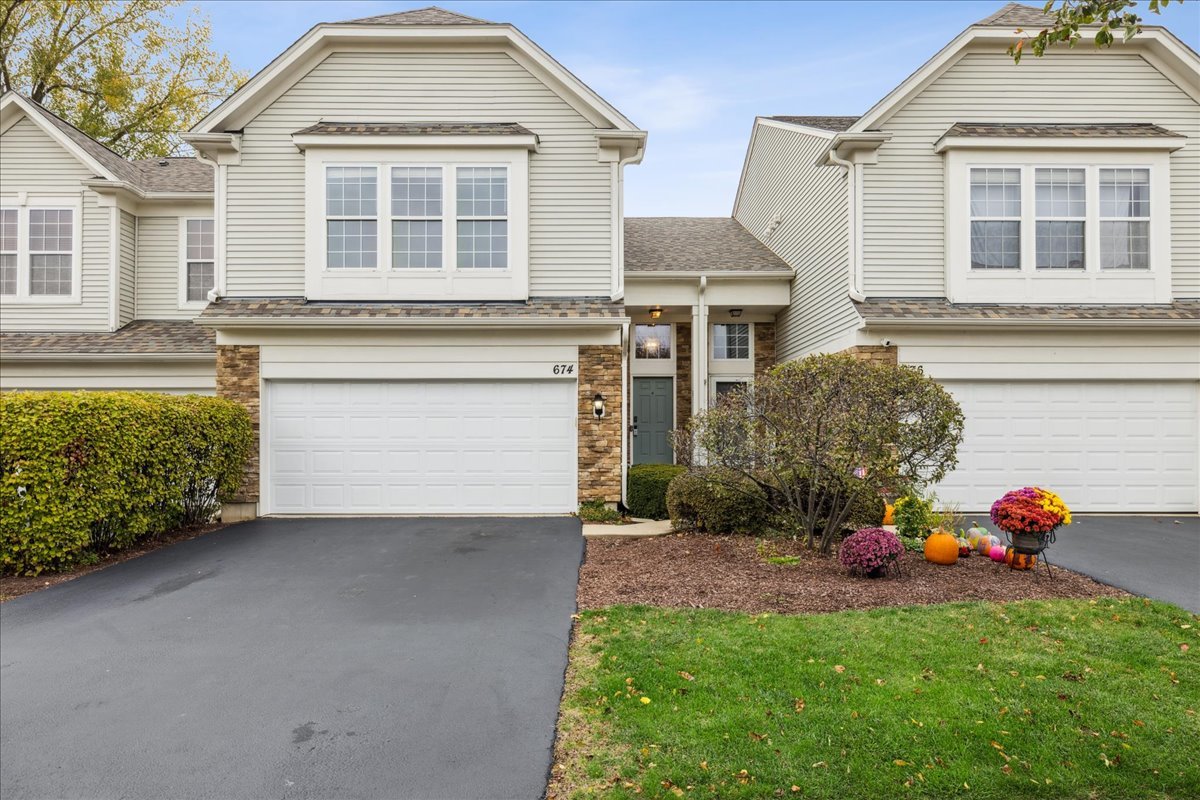 674 Pointe Drive, Crystal Lake IL 60014