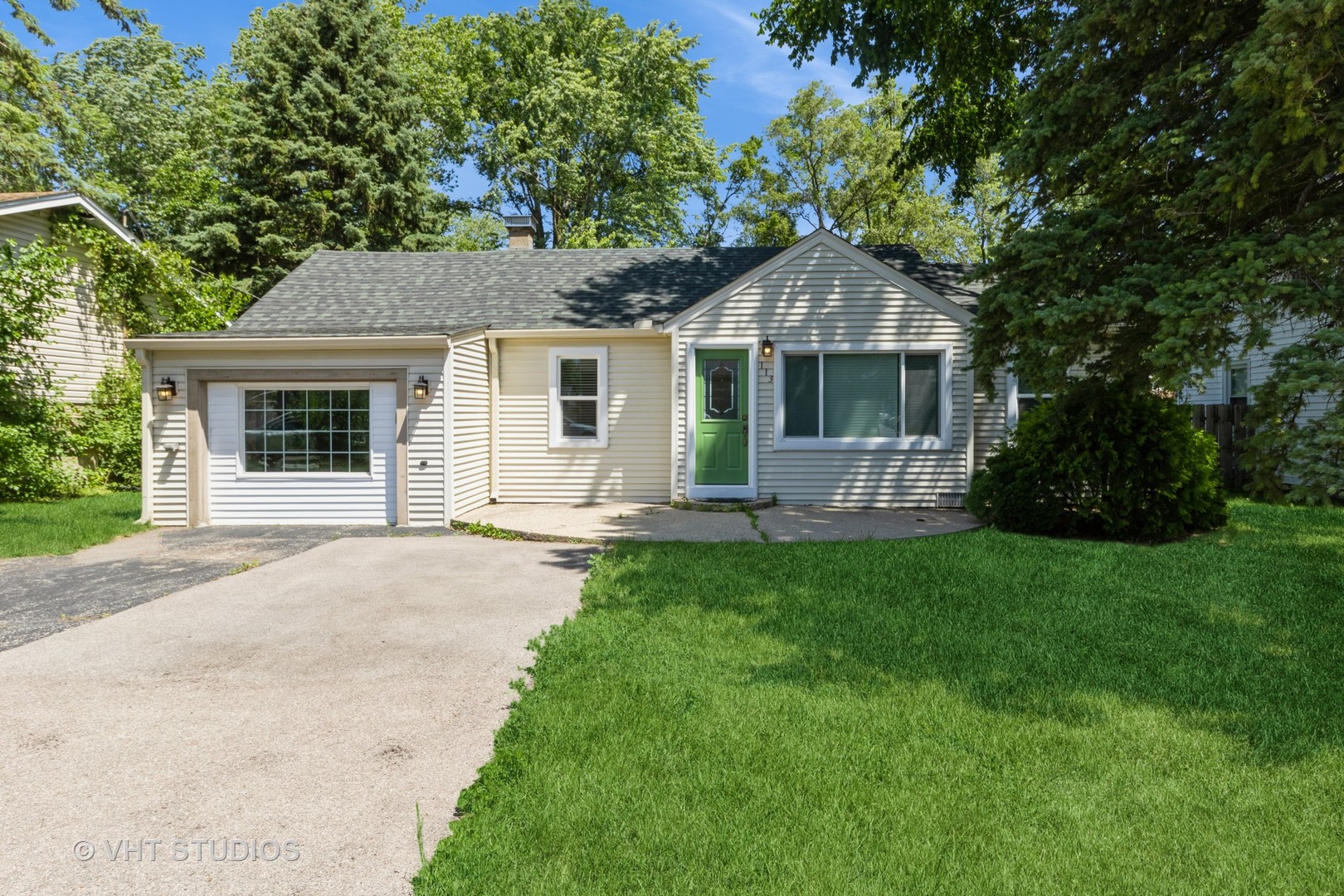 113 Pheasant Trail, Lake In The Hills IL 60156