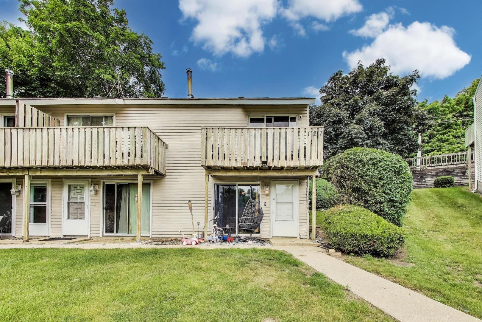 127 Forest Avenue Unit A, Fox Lake IL 60020