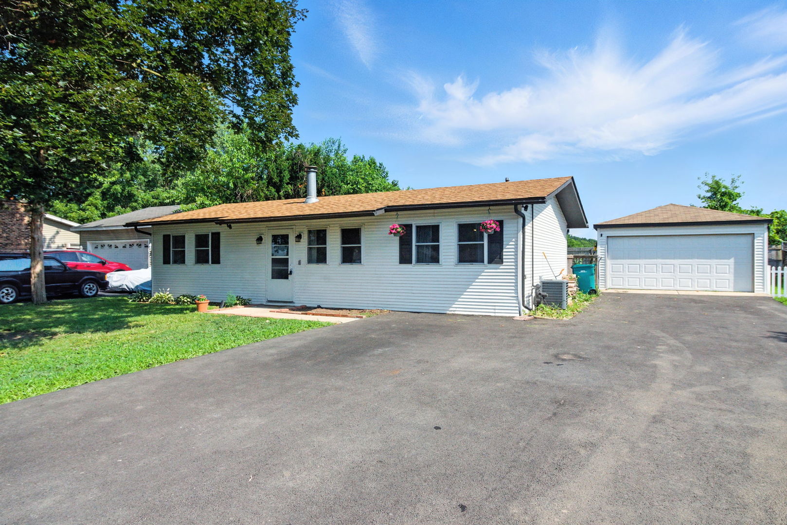 34W928 N James Drive, St. Charles IL 60174