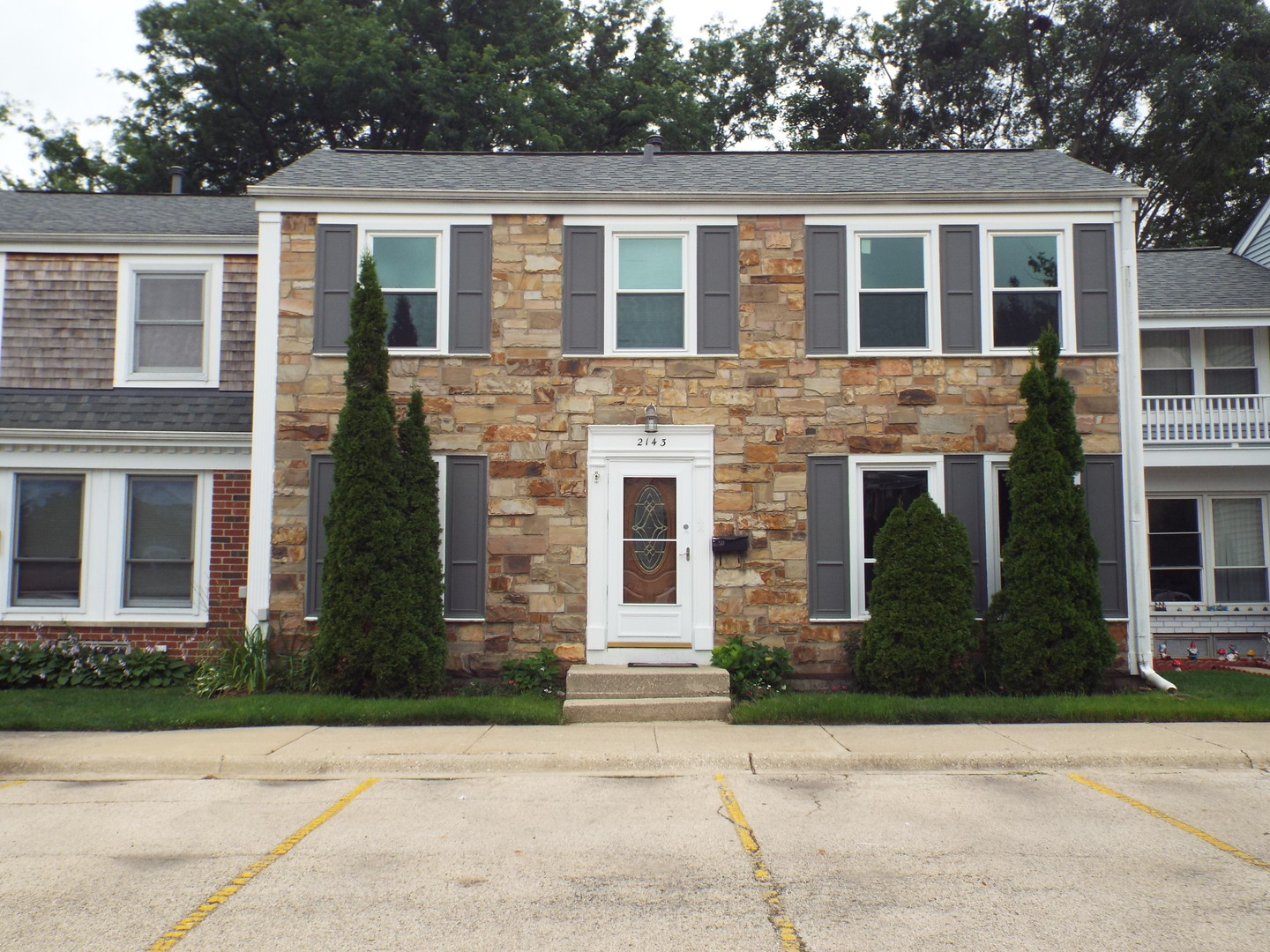 2143 Hassell Road, Hoffman Estates IL 60169