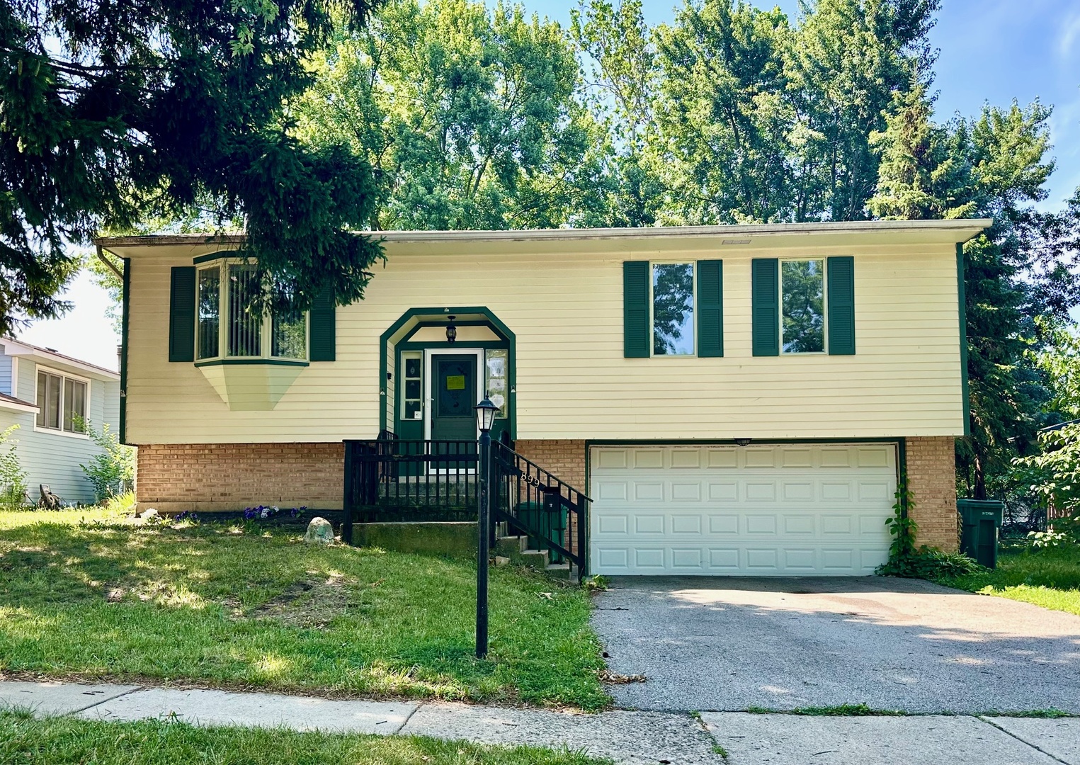 899 Carl Avenue, Elgin IL 60120