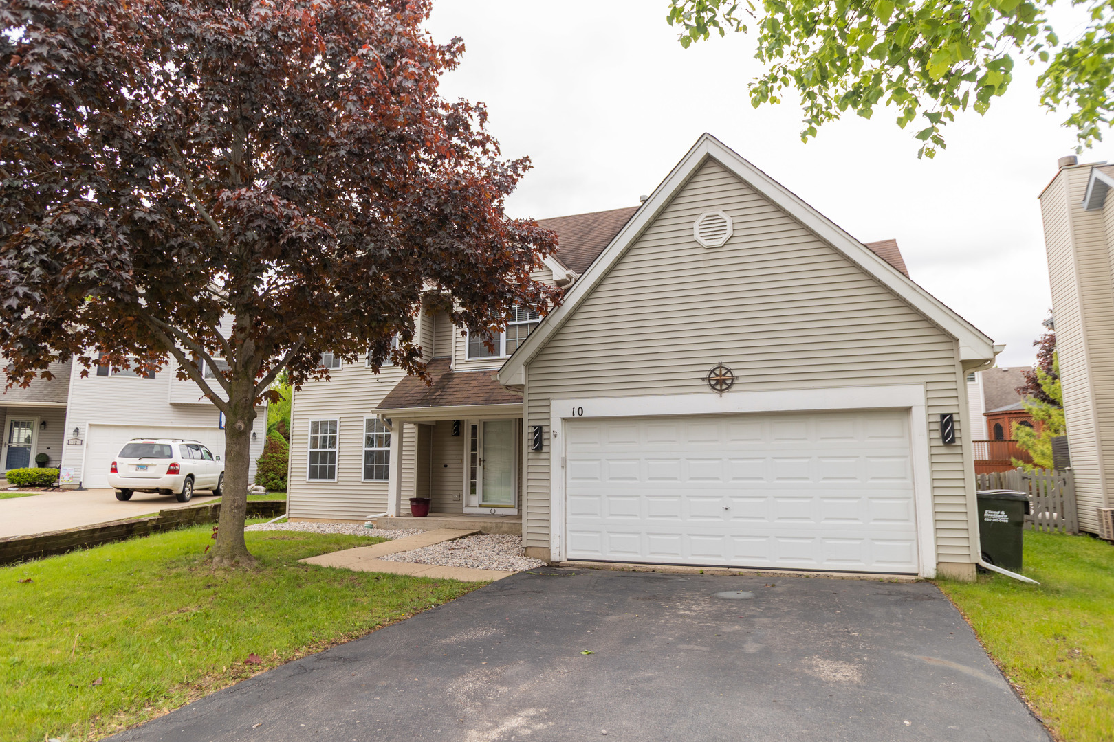 10 Sugar Creek Court, Lake In The Hills IL 60156