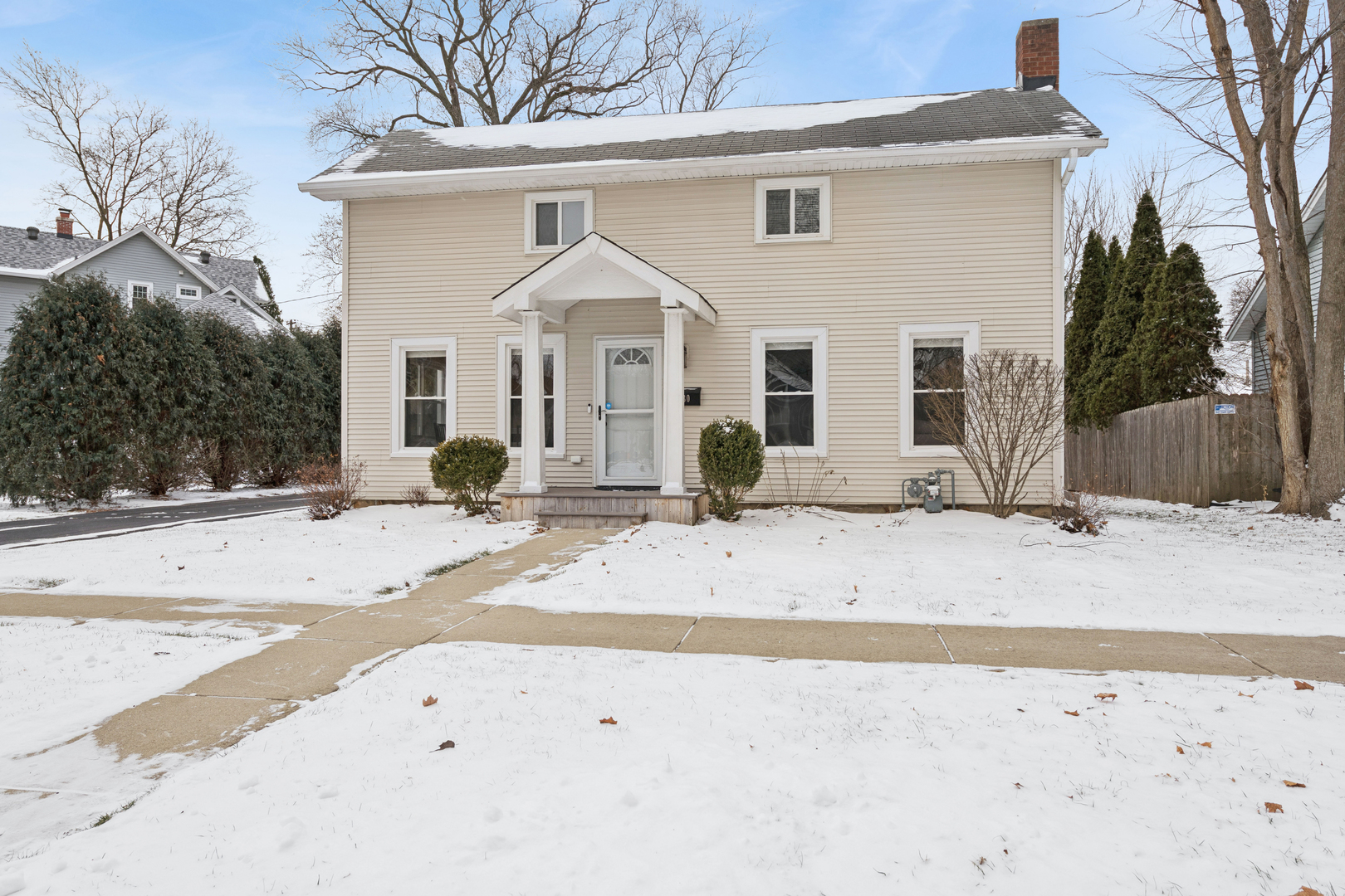 180 1 Street, Crystal Lake IL 60014