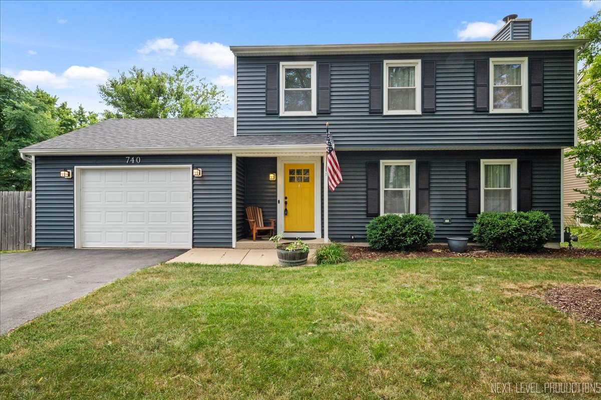 740 Lexington Avenue, St. Charles IL 60174