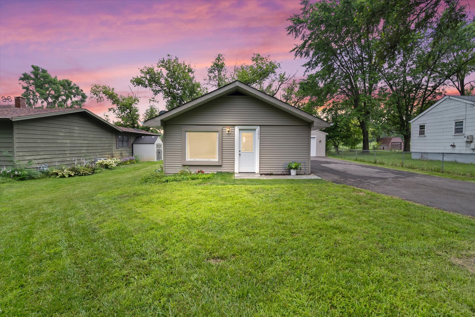 3015 Virginia Avenue, Mchenry IL 60050