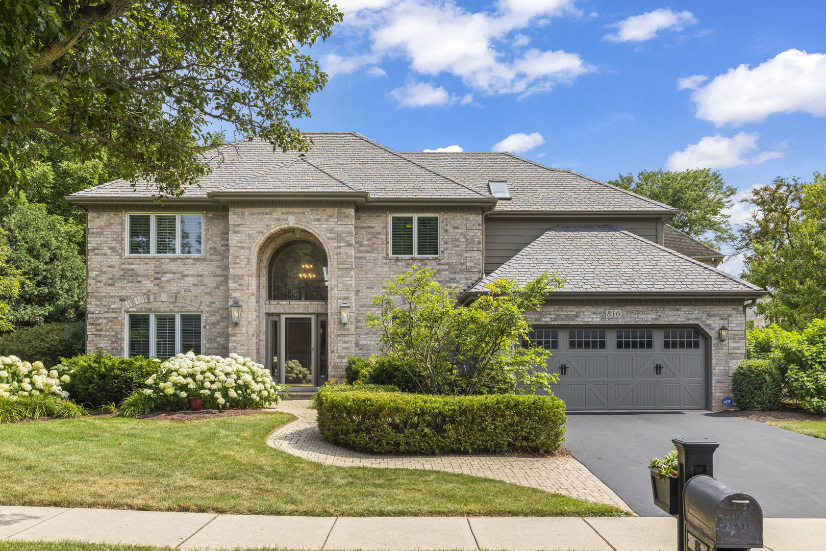 816 Spindletree Avenue, Naperville IL 60565