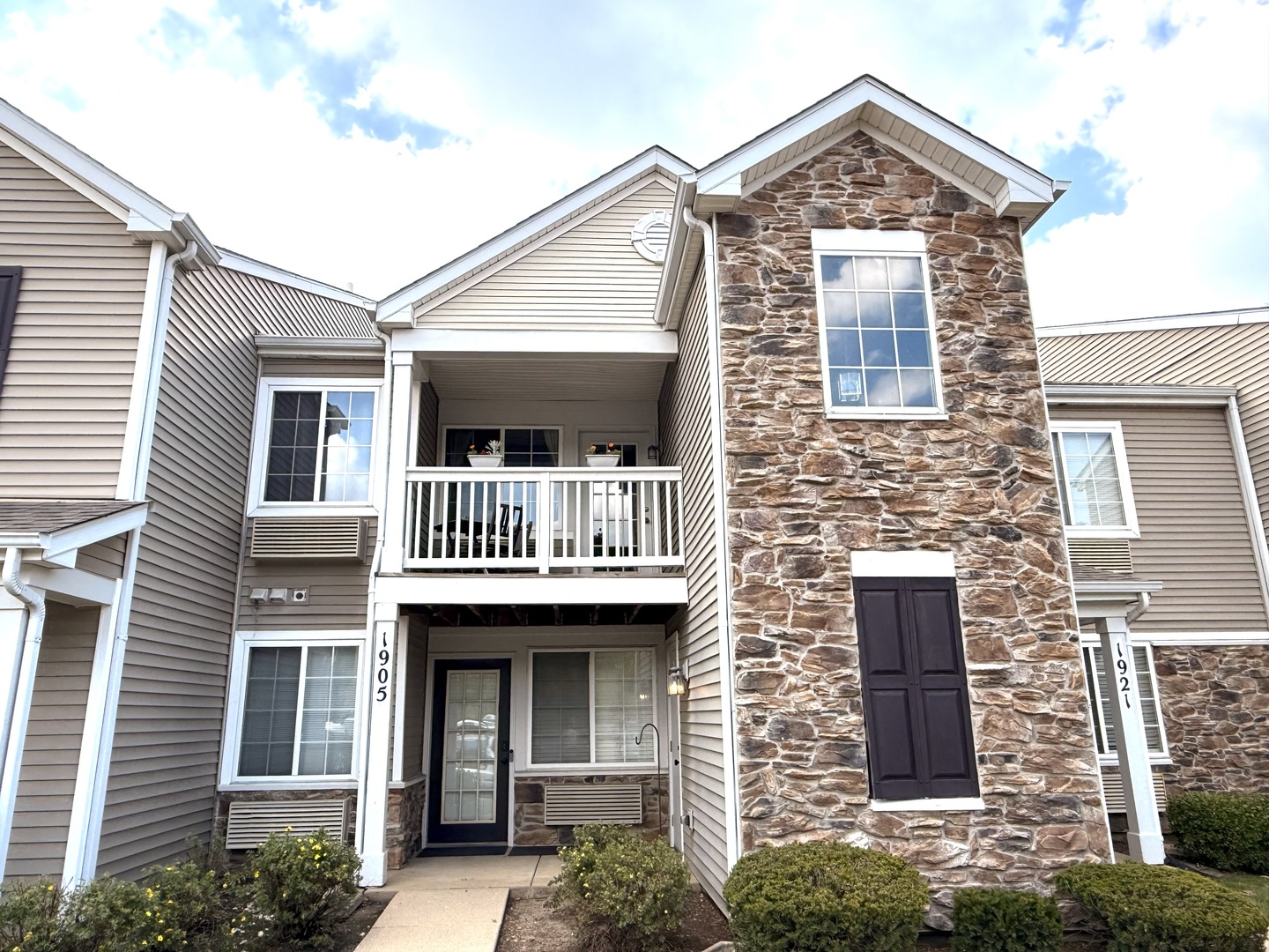 1905 Silverstone Drive Unit 0, Carpentersville IL 60110