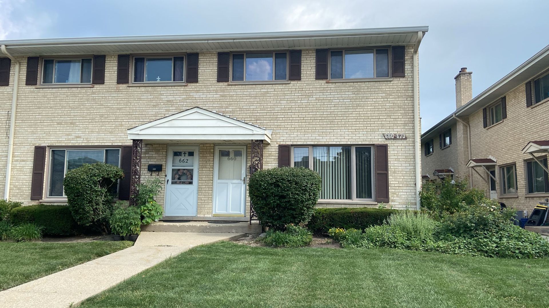 660 W Central Road, Arlington Heights IL 60005