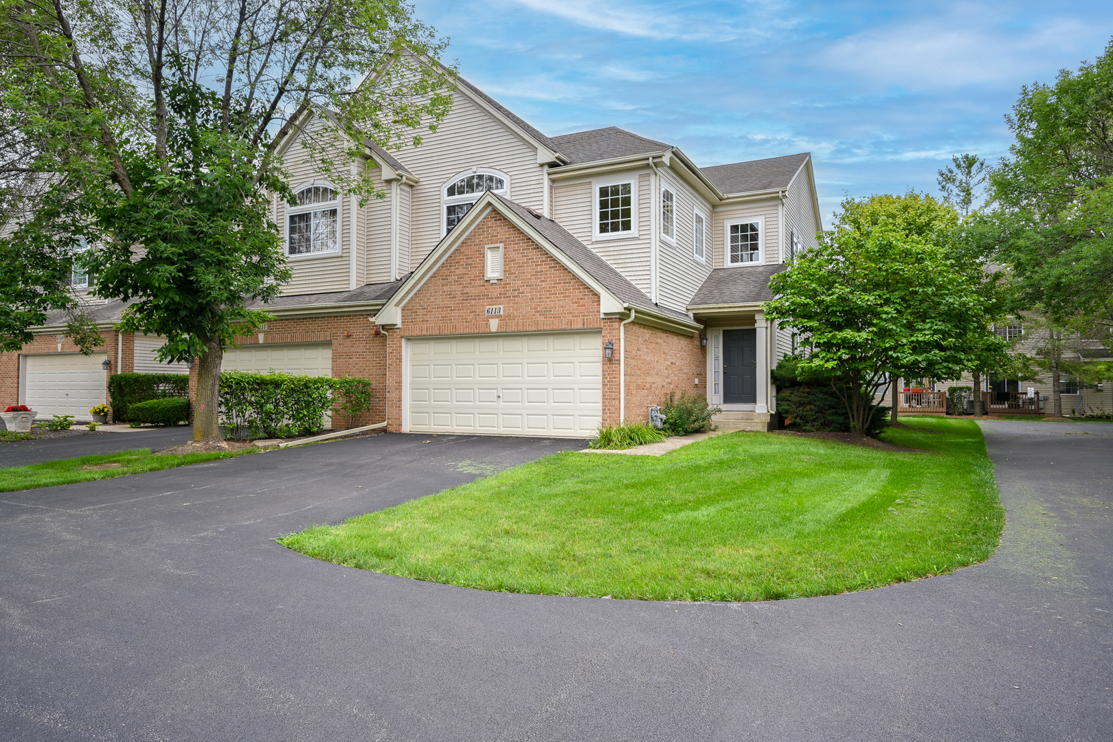 6113 HALLORAN Lane Unit 0, Hoffman Estates IL 60192