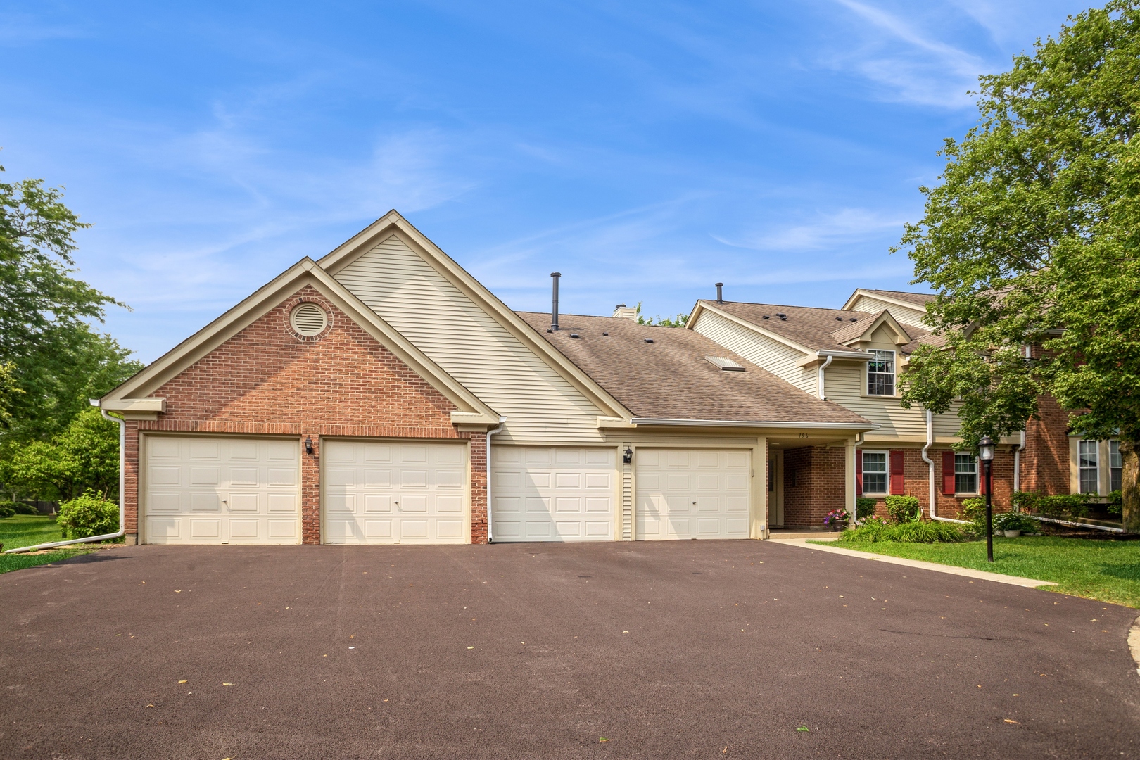 196 Camden Court Unit W1, Schaumburg IL 60194