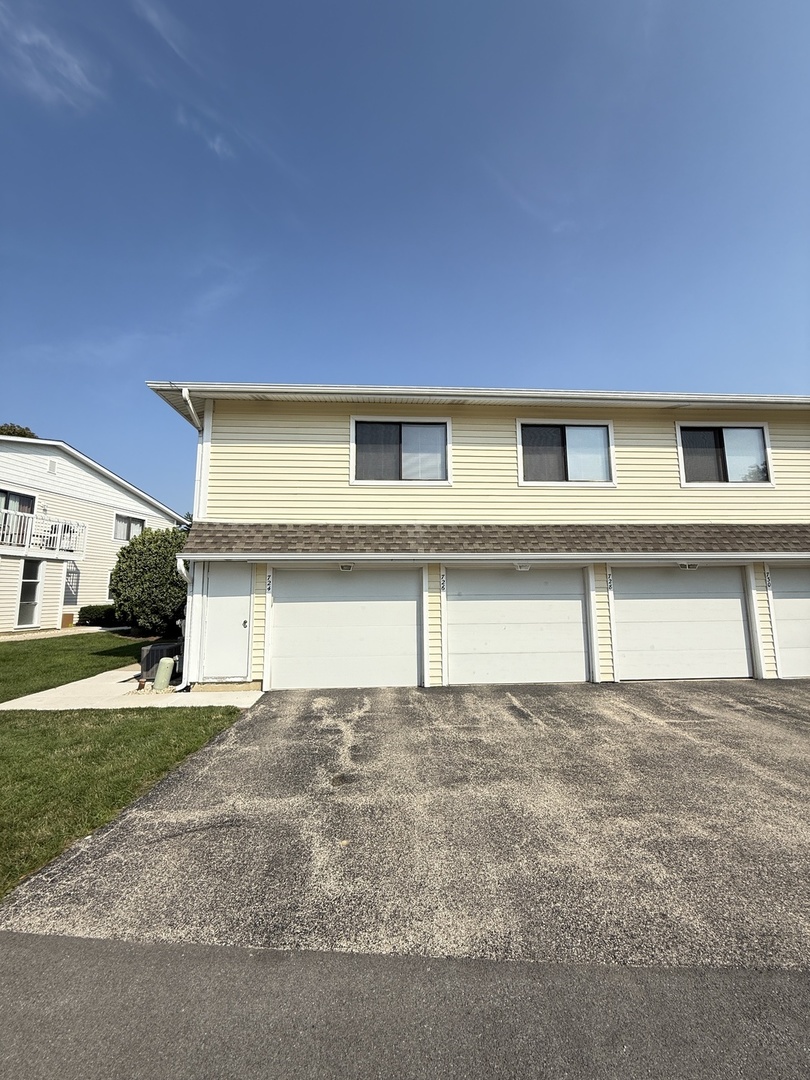 724 Whitesail Drive, Schaumburg IL 60194