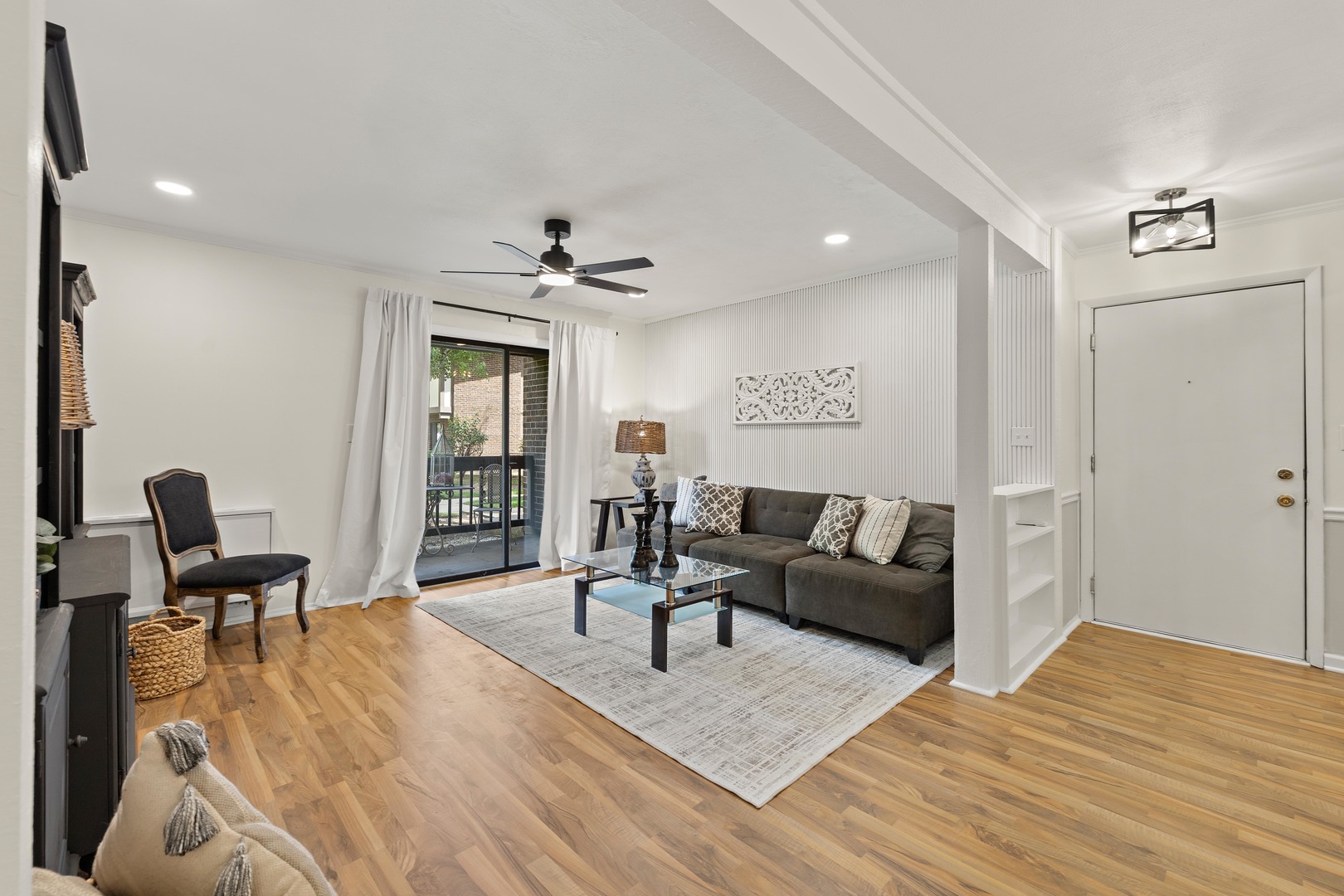 569 Somerset Lane Unit 2, Crystal Lake IL 60014