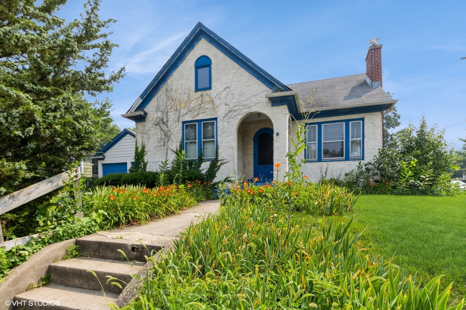 703 N Grove Avenue, Elgin IL 60120