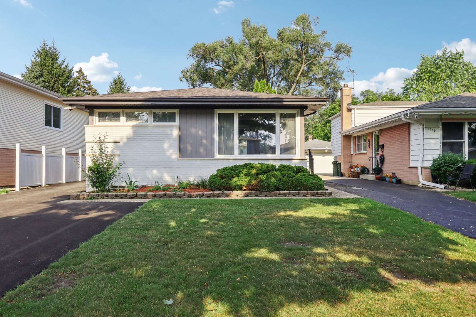 1334 S Dunton Avenue, Arlington Heights IL 60005