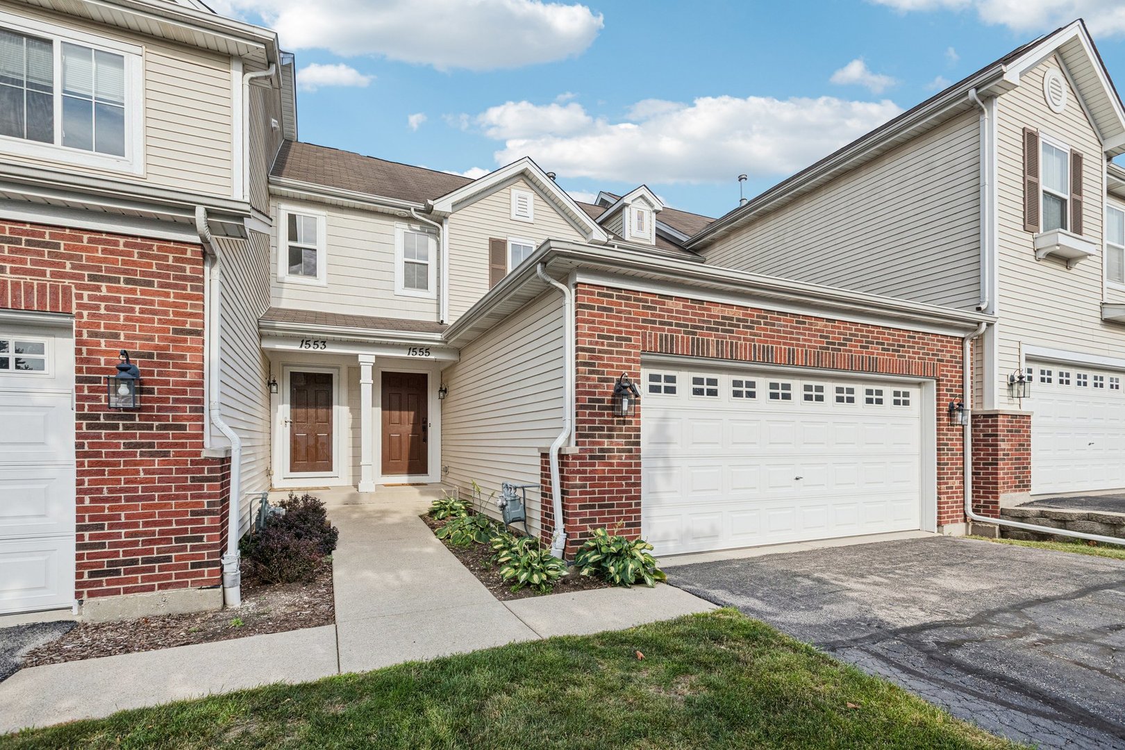1555 Isle Royal Circle, Crystal Lake IL 60014