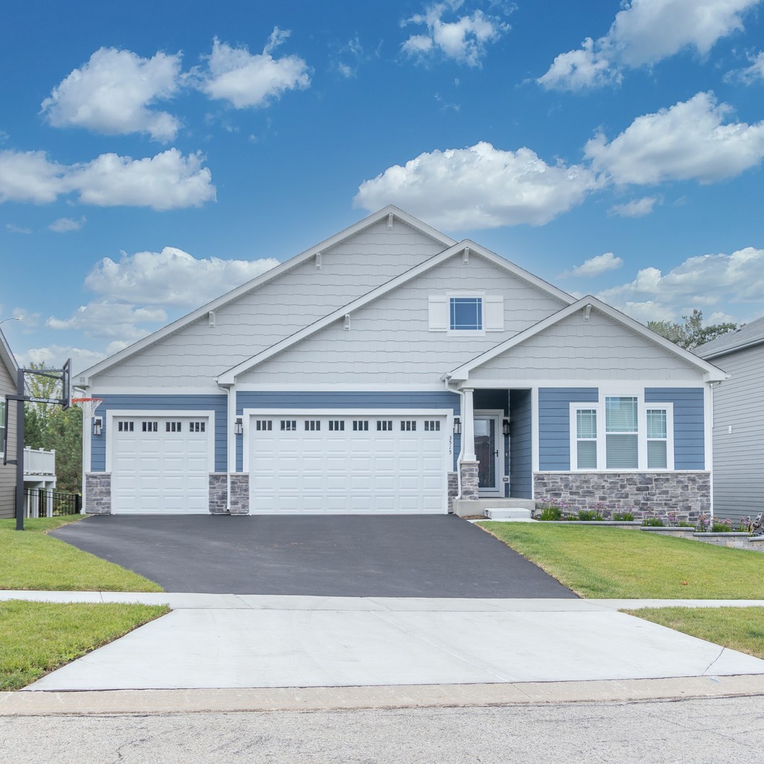 Winding Hill Drive, Elgin IL 60124