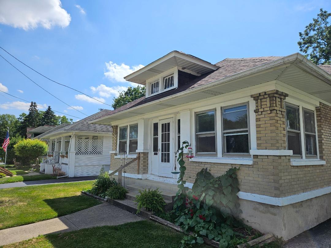 25 S Lord Street, Carpentersville IL 60110