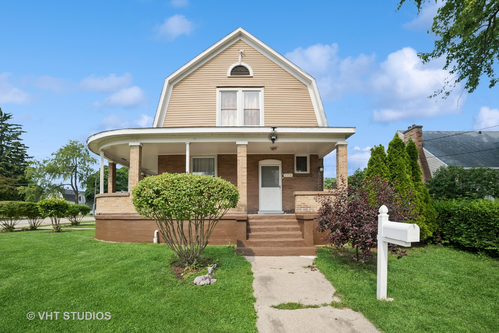 558 N Crystal Street, Elgin IL 60123