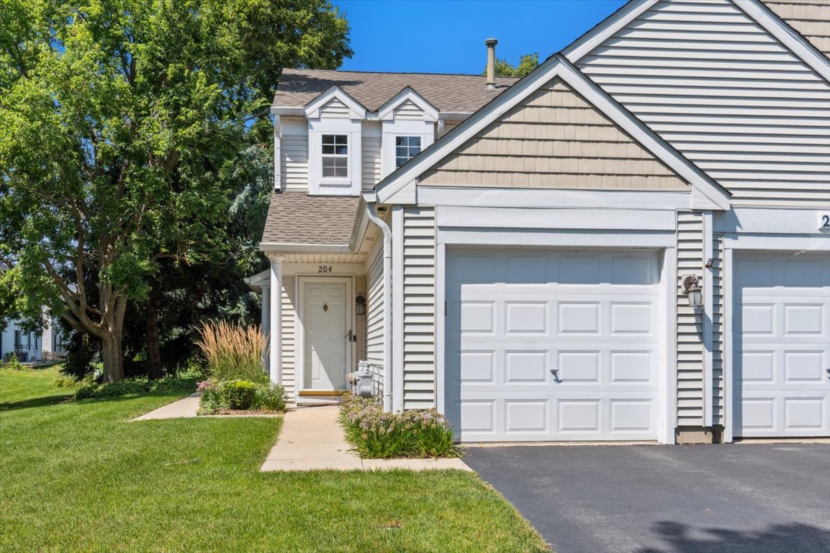 2611 Cedar Glade Drive Unit 204, Naperville IL 60564