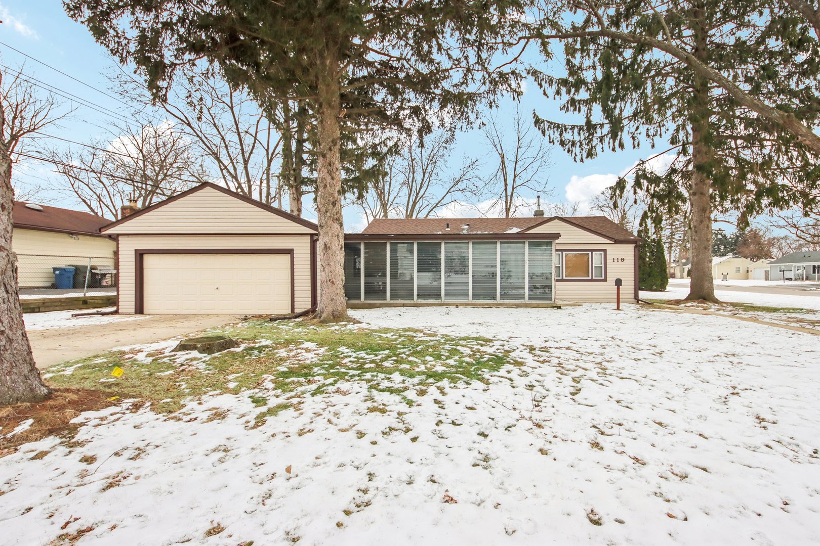 119 Fairway Road, Carpentersville IL 60110