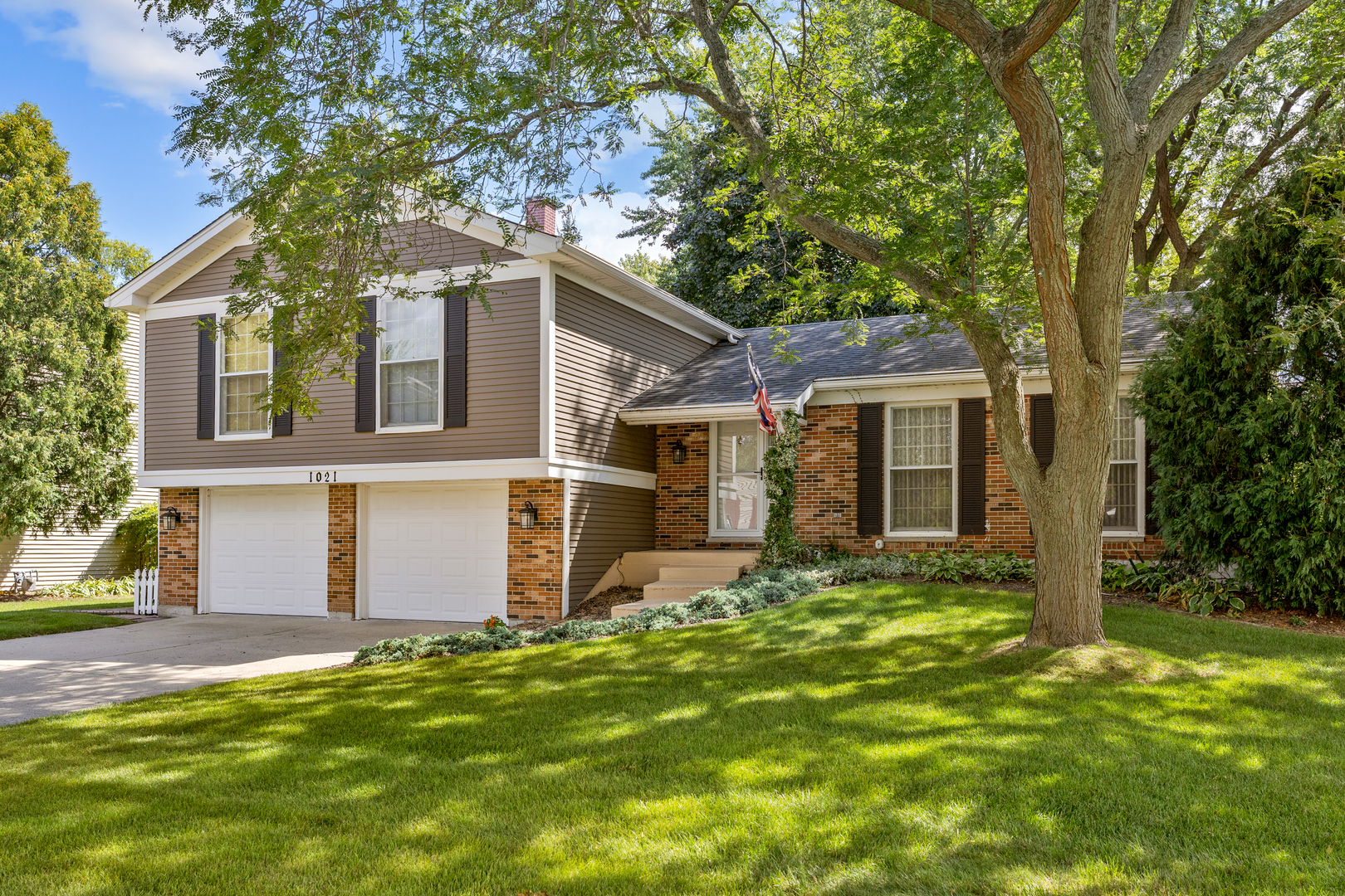 1021 Abbey Drive, Crystal Lake IL 60014