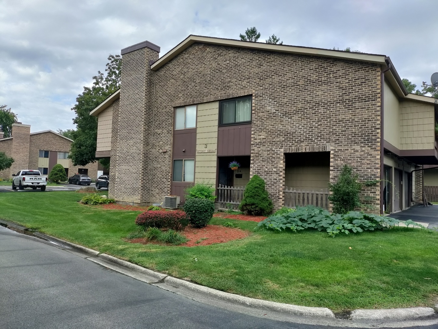 3 Stoney Creek Drive Unit A, Palos Hills IL 60465