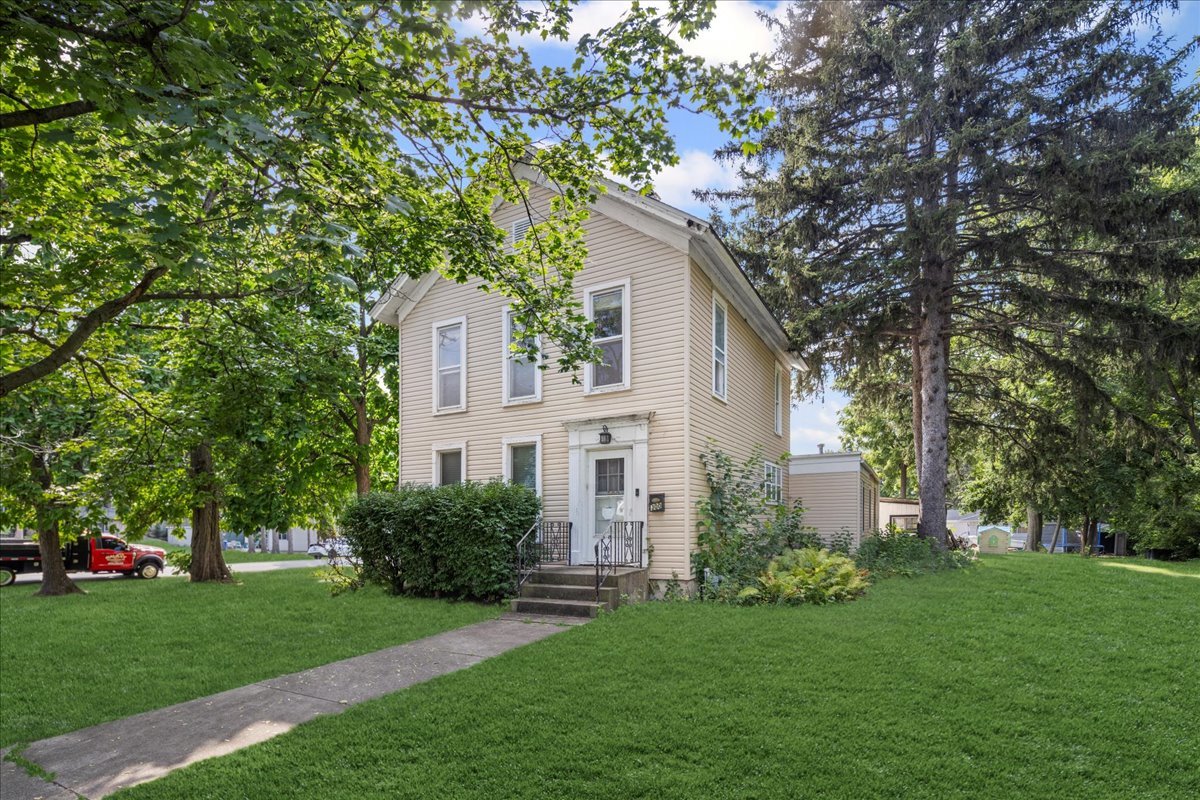 300 N South Elgin Boulevard, South Elgin IL 60177