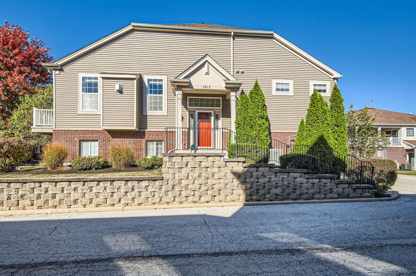 1912 Oxley Circle, Naperville IL 60563