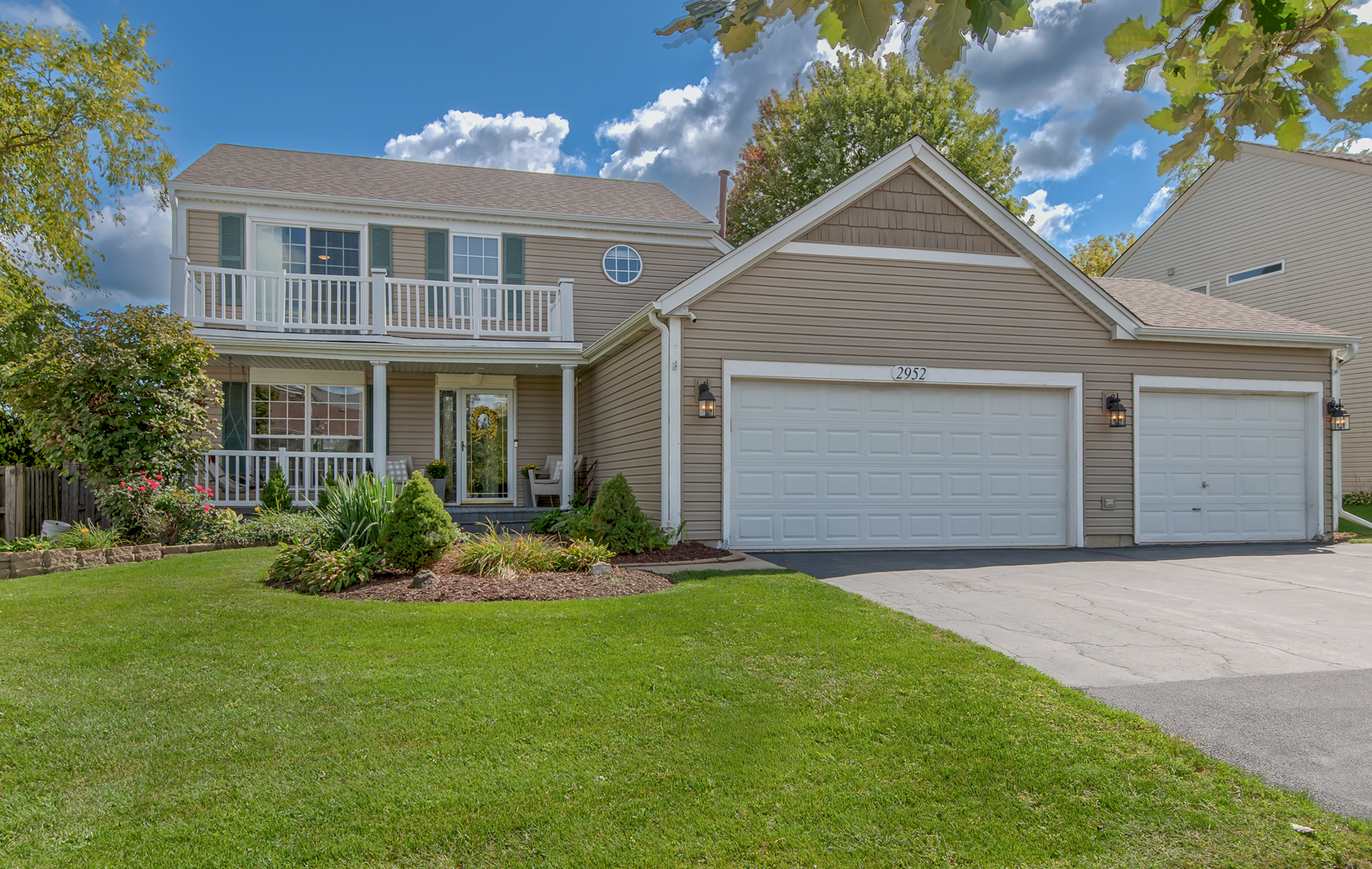 2952 Deerpath Lane, Carpentersville IL 60110