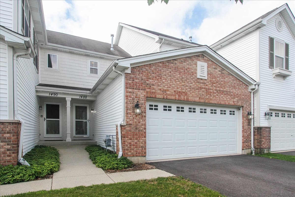 1488 YOSEMITE Circle, Crystal Lake IL 60014