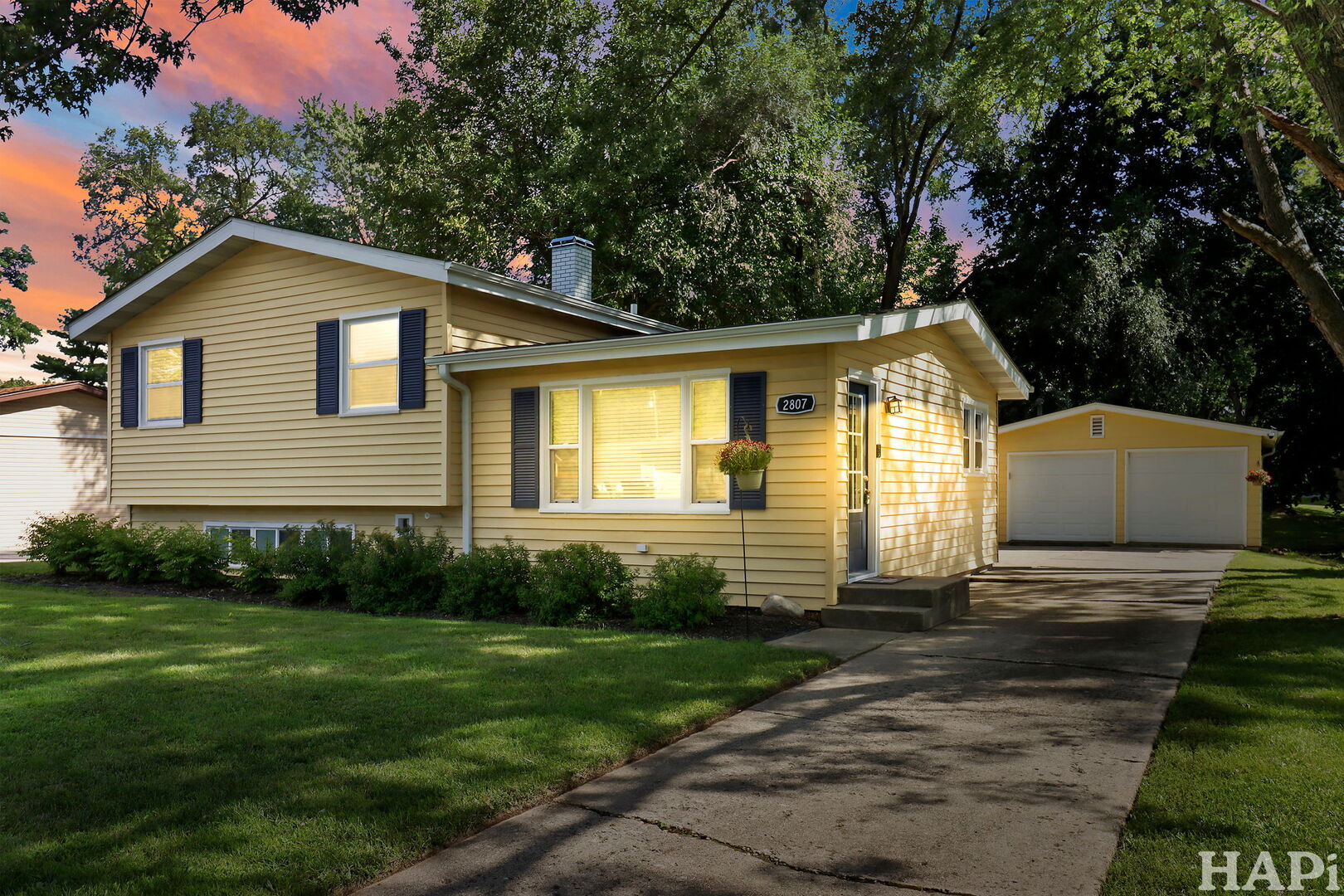 2807 Myang Avenue, Mchenry IL 60050
