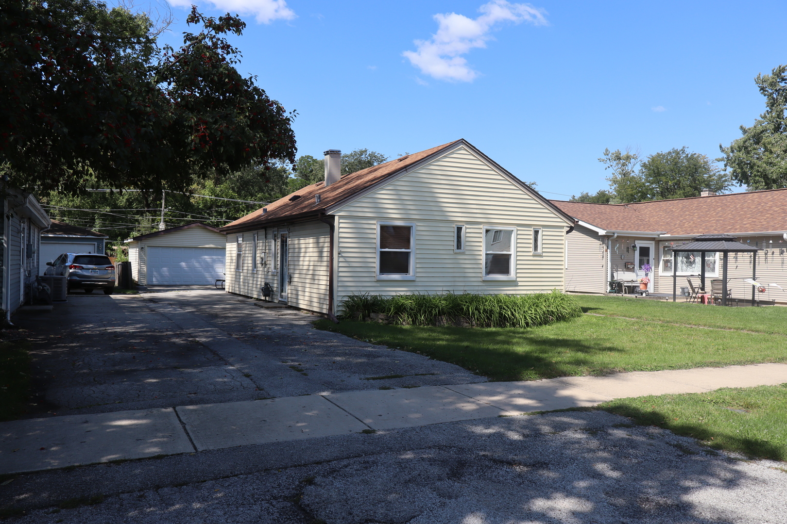 14832 KENNETH Avenue, Midlothian IL 60445